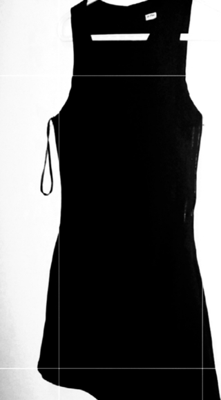 Only dress available now - Picture 2 of 3